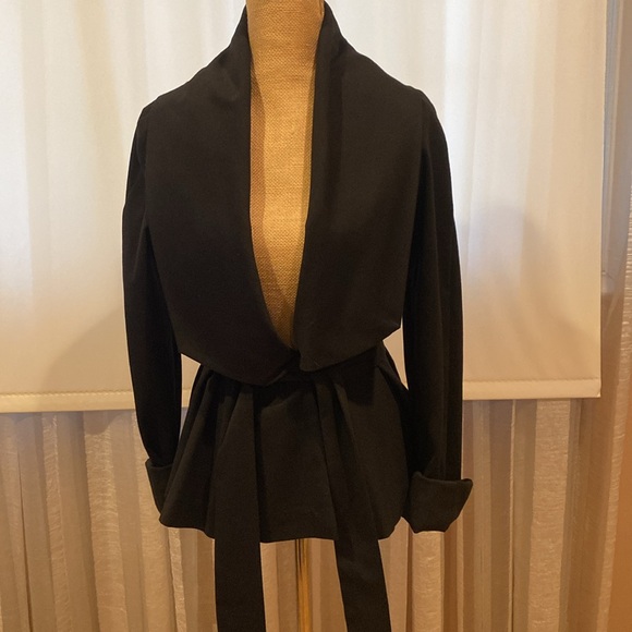 INDITEX Fabulous ladies unique black blazer with belt, size Medium - Picture 3 of 16